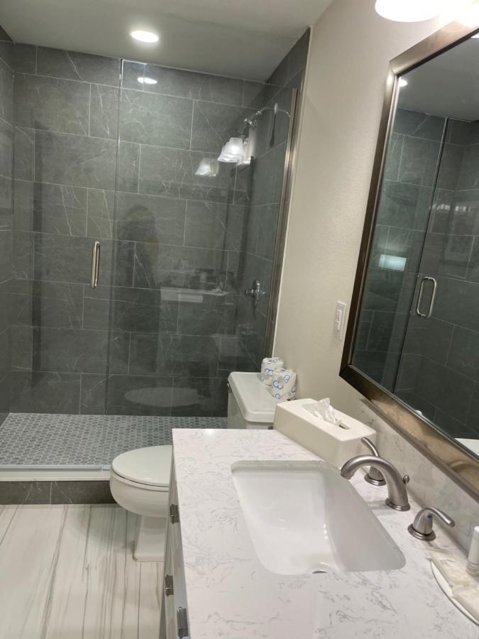 Remodeled, Huge Pool, Tiki Bar & Grill, Quiet Room Sarasota Dış mekan fotoğraf